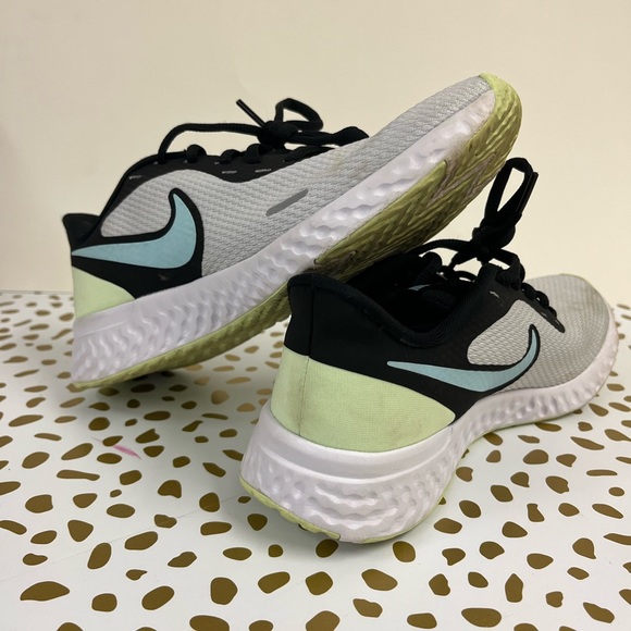 Nike revolution 5 platinum volt - Picture 2 of 5